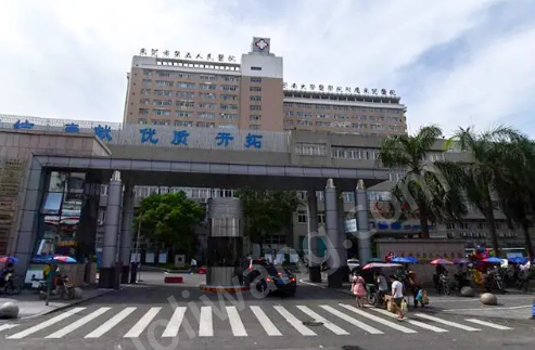 東莞市濱海灣中心醫(yī)院整形科假體隆胸術(shù)后一年怎么樣