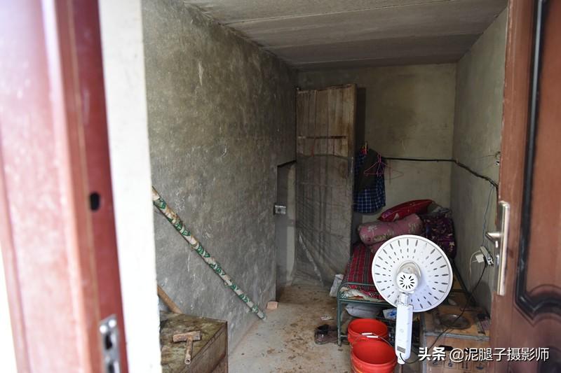 山西農(nóng)民大棚里種香椿，9分地種植70000苗，28元1斤，收入保密